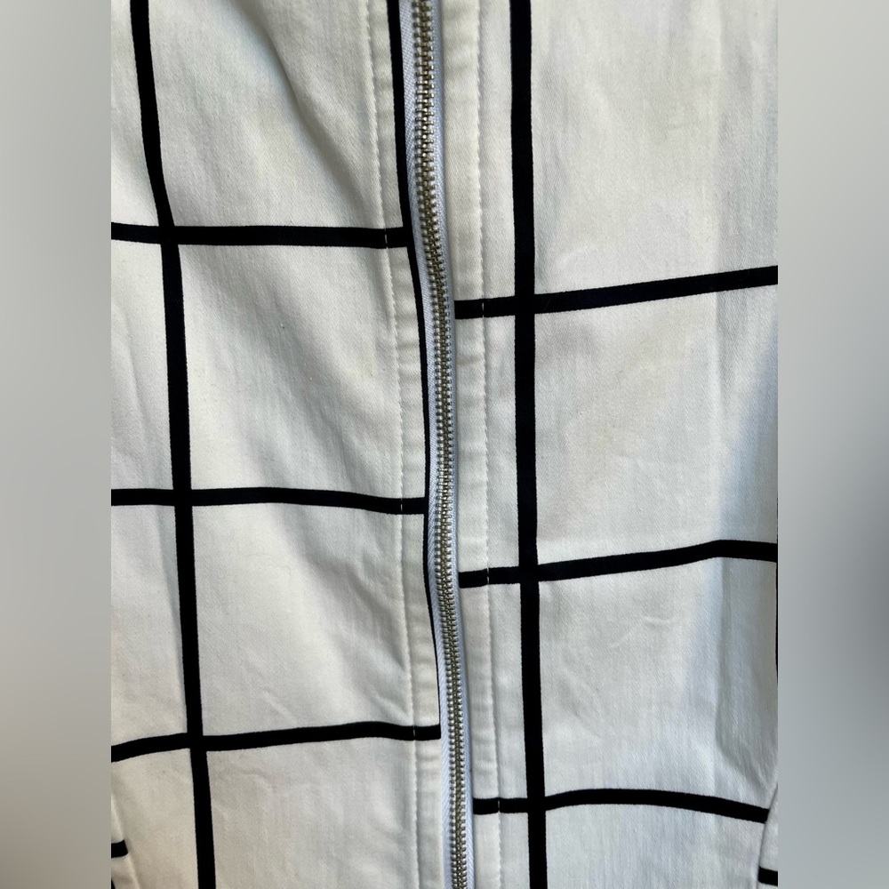 Black and white windowpane crop top, size Small - Picture 4 of 4